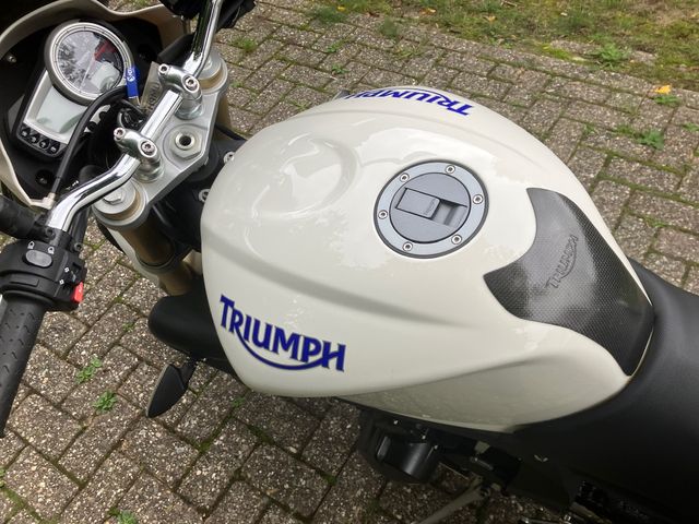 triumph - street-triple-675