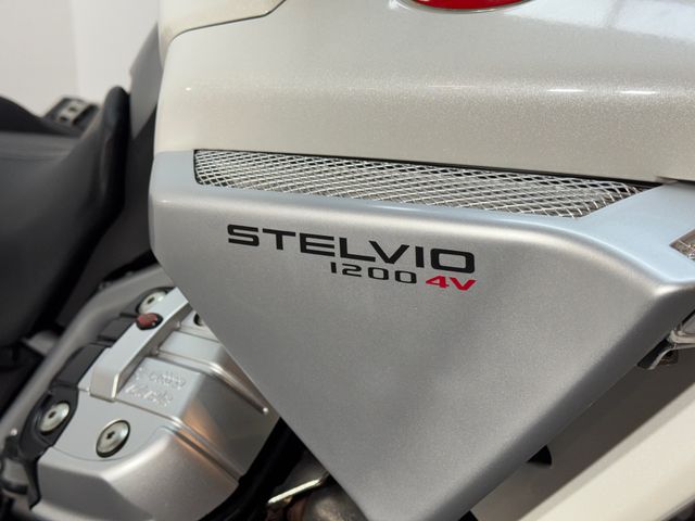 moto-guzzi - stelvio-1200-abs