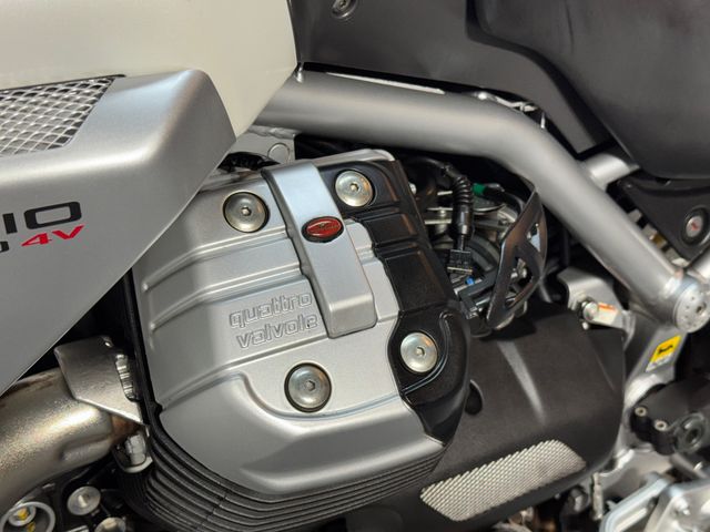 moto-guzzi - stelvio-1200-abs