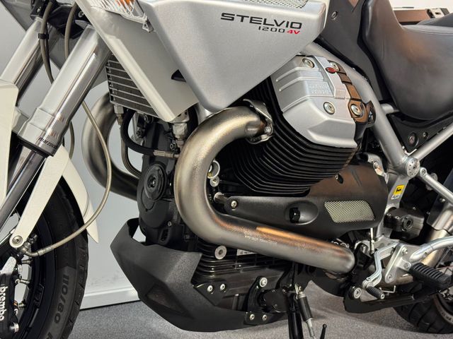 moto-guzzi - stelvio-1200-abs
