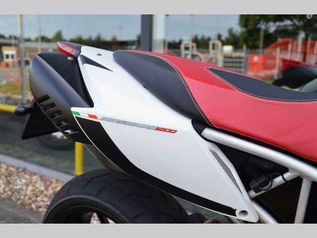aprilia - dorsoduro-1200