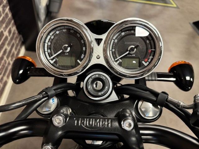 triumph - bonneville-t-120-black