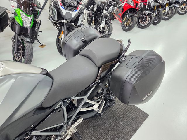 bmw - r-1200-rs