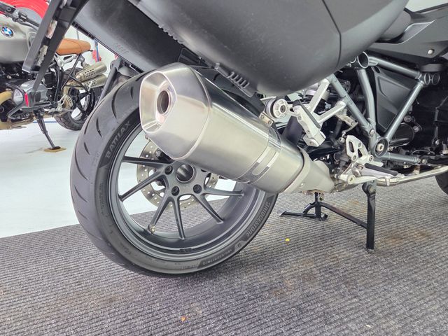 bmw - r-1200-rs