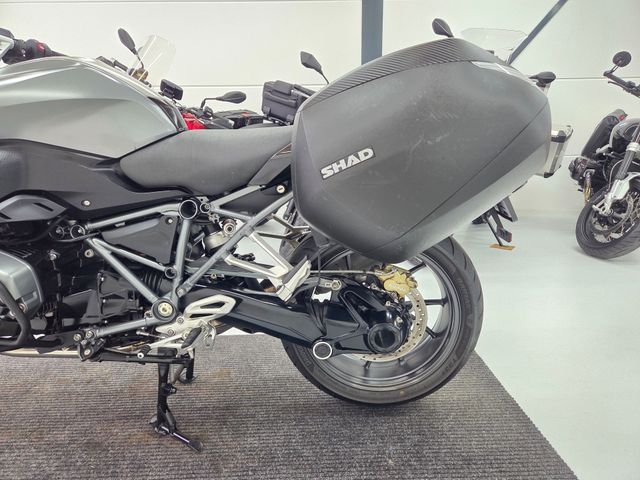 bmw - r-1200-rs