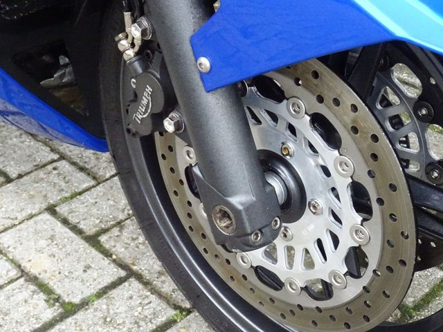 triumph - sprint-st-1050-abs