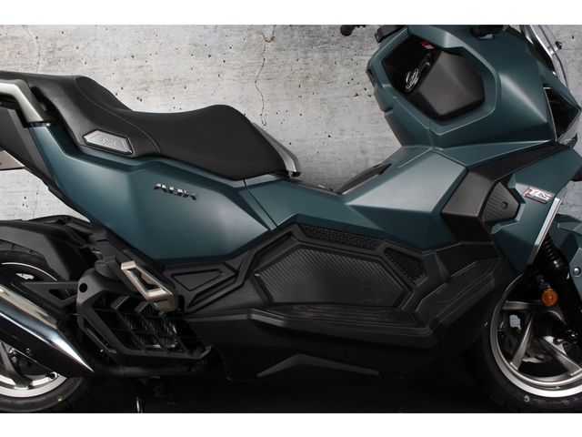 sym - adx-125