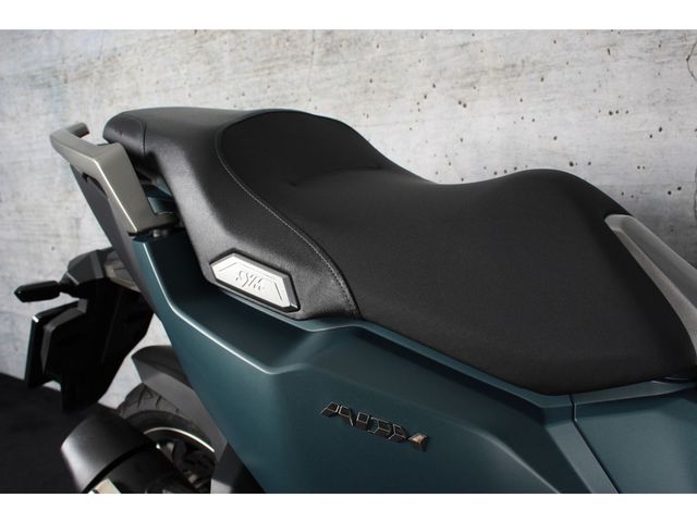 sym - adx-125