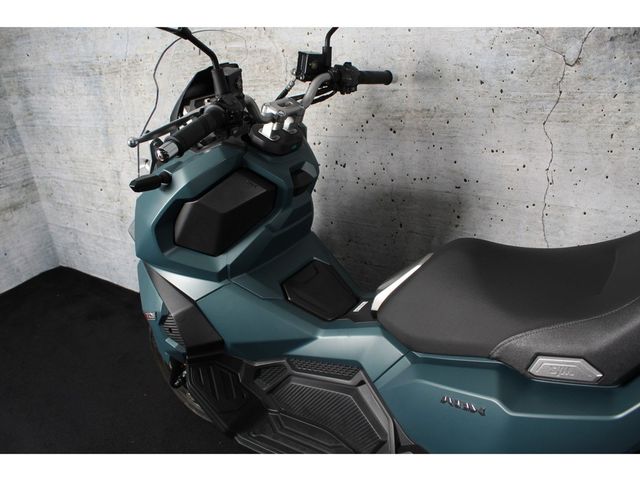 sym - adx-125