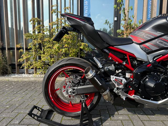 kawasaki - z900