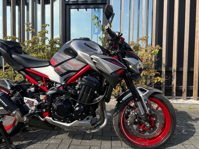 kawasaki - z900