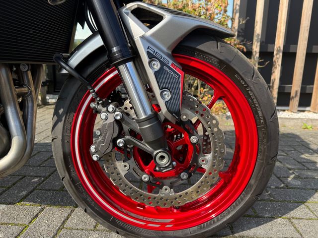 kawasaki - z900