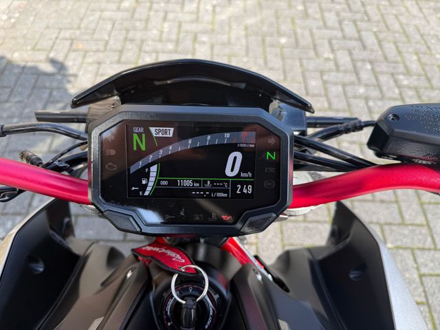 kawasaki - z900