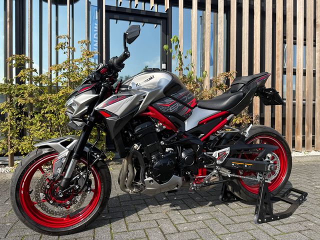 kawasaki - z900