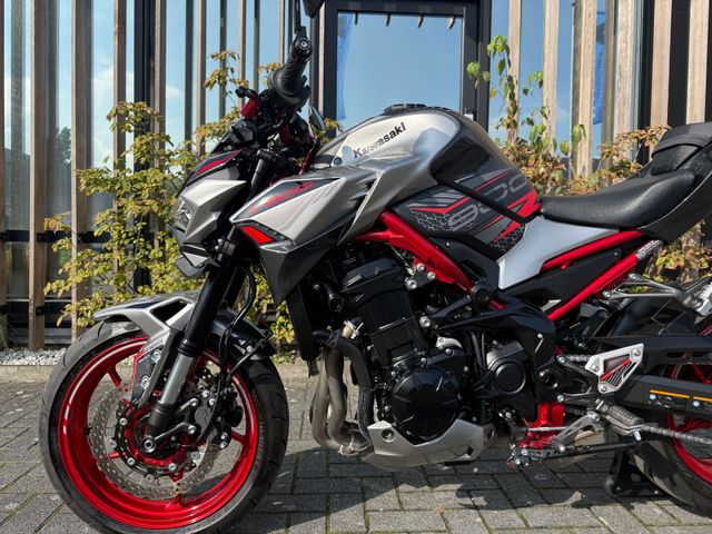 kawasaki - z900
