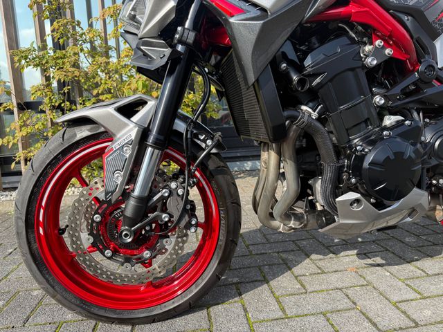 kawasaki - z900