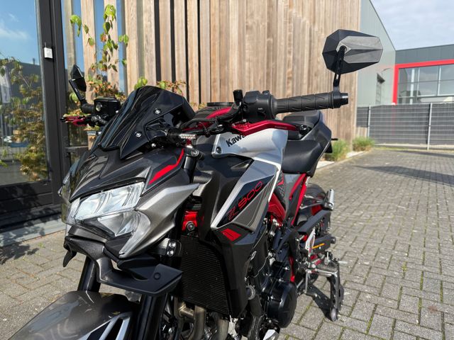 kawasaki - z900