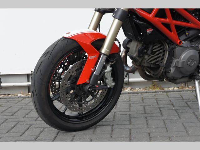 ducati - m-1100-evo