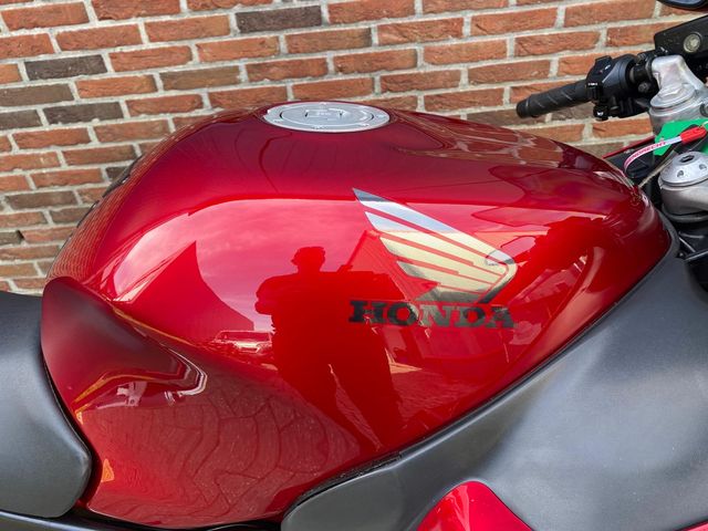 honda - cbr-1100--xx-super-blackbird