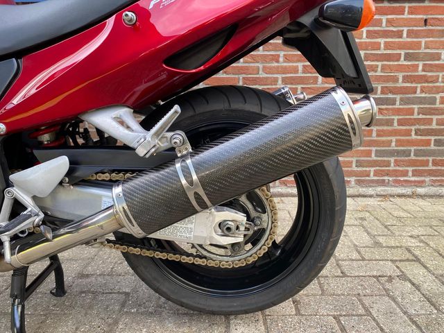 honda - cbr-1100--xx-super-blackbird