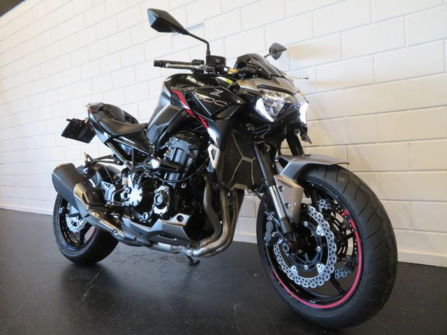 kawasaki - z900