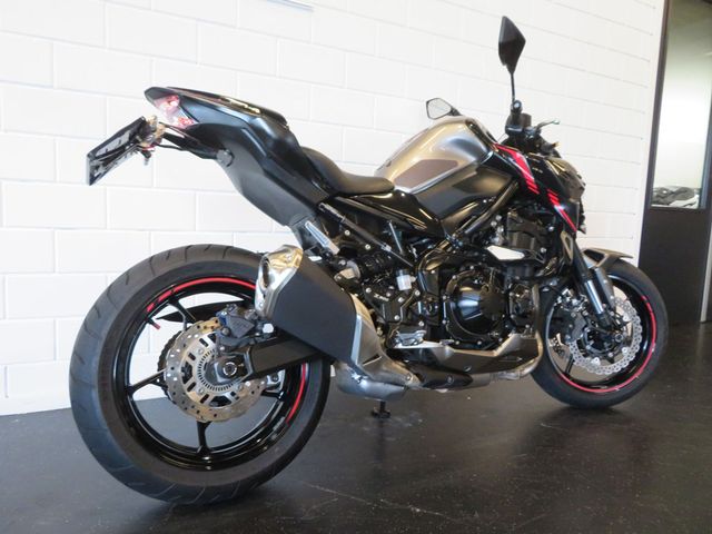 kawasaki - z900