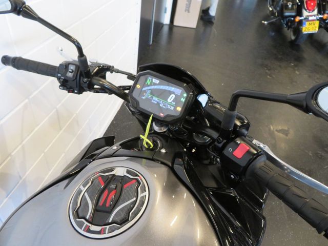 kawasaki - z900