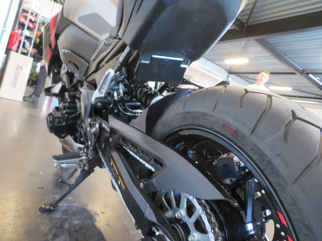 kawasaki - z900