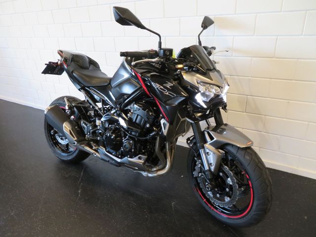 kawasaki - z900