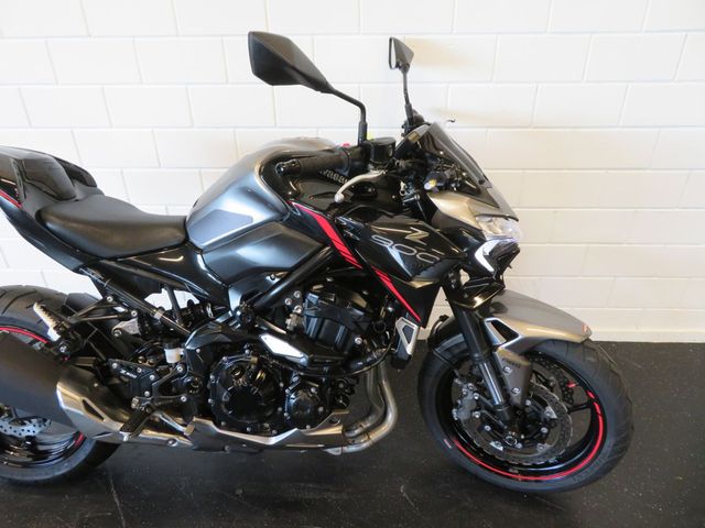 kawasaki - z900