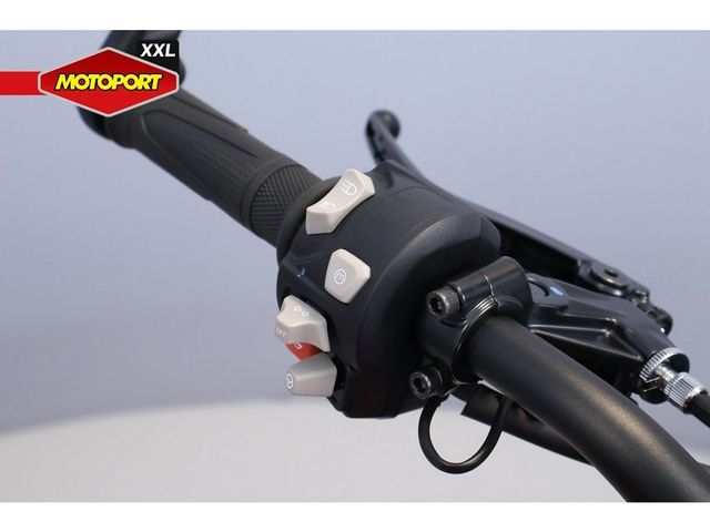 triumph - street-triple-rs