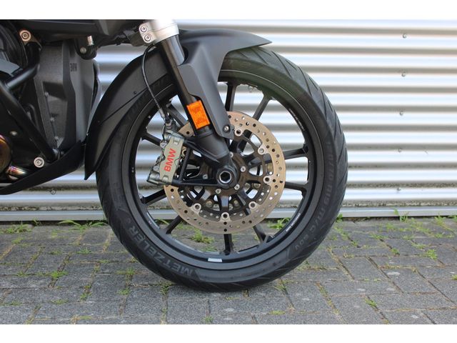 bmw - r-1300-gs-adventure