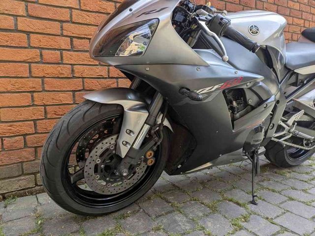 yamaha - yzf-r1