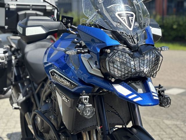 triumph - tiger-explorer-xcx