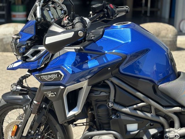 triumph - tiger-explorer-xcx