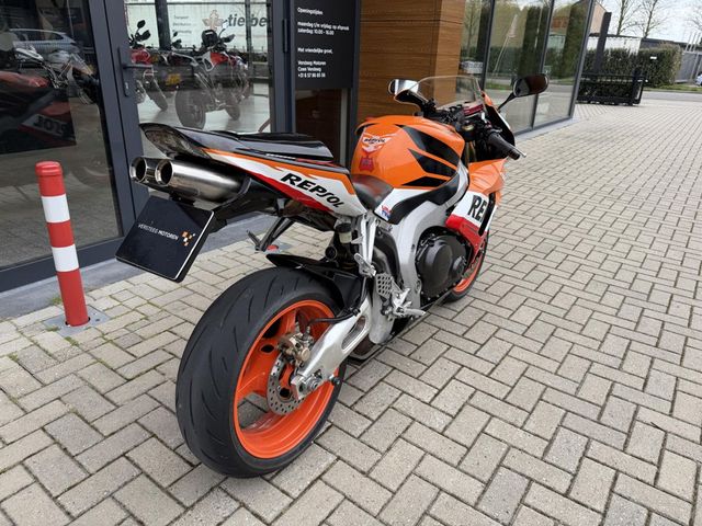 honda - cbr-1000-rr-fireblade