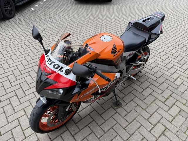 honda - cbr-1000-rr-fireblade