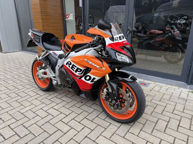 honda - cbr-1000-rr-fireblade
