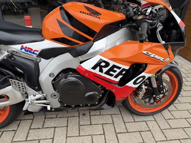 honda - cbr-1000-rr-fireblade