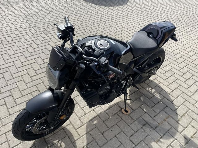 honda - cb-1000-r-black-edition