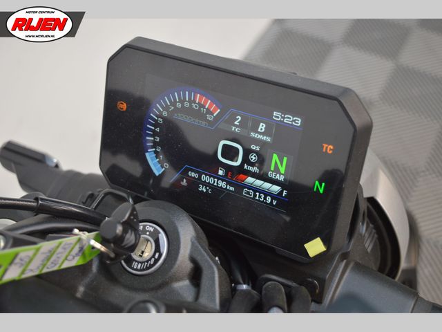 suzuki - gsx-8t