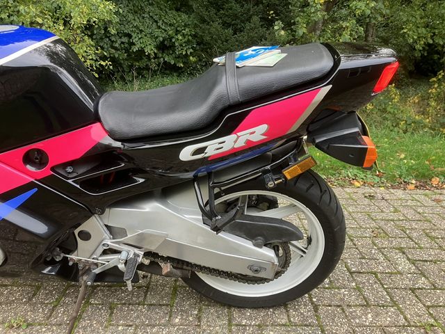 honda - cbr-600-f