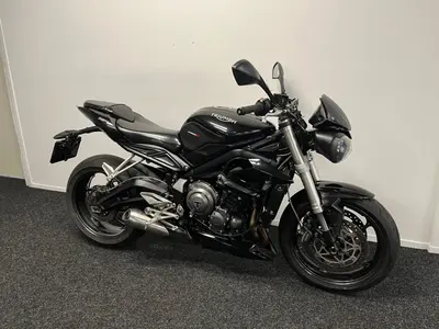 TRIUMPH STREET TRIPLE S – foto 3