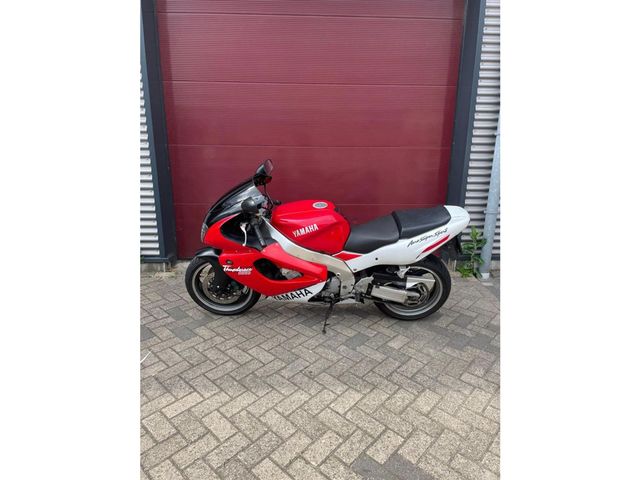 yamaha - yzf-1000-r-thunderace