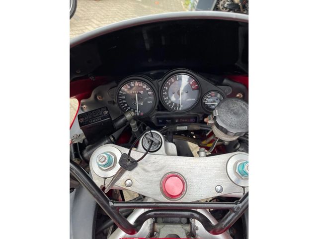 yamaha - yzf-1000-r-thunderace