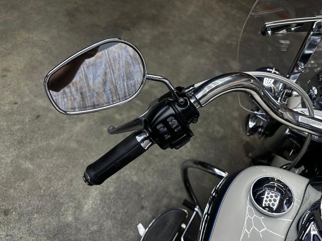 harley-davidson - heritage-softail-classic-flstc