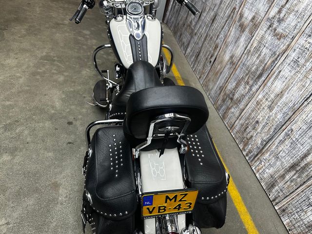 harley-davidson - heritage-softail-classic-flstc