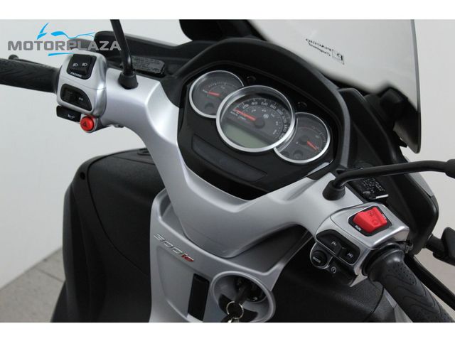 piaggio - mp3-300-lt-yourban