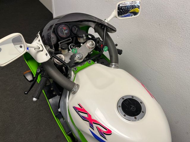 kawasaki - zxr-750