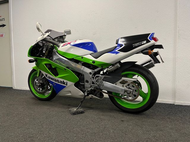kawasaki - zxr-750
